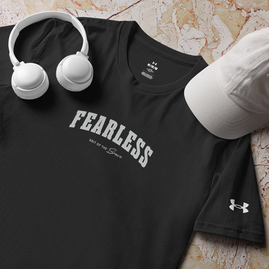 A black Fearless Under ArmourⓇ fitness t-shirt for training and workouts with relaxed fit and split hem