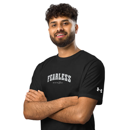 a model wearing black Fearless Under ArmourⓇ fitness t-shirt for training and workouts with relaxed fit and split hem